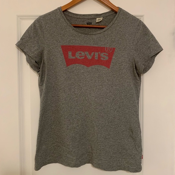 Levi’s Tshirt - Picture 3 of 3